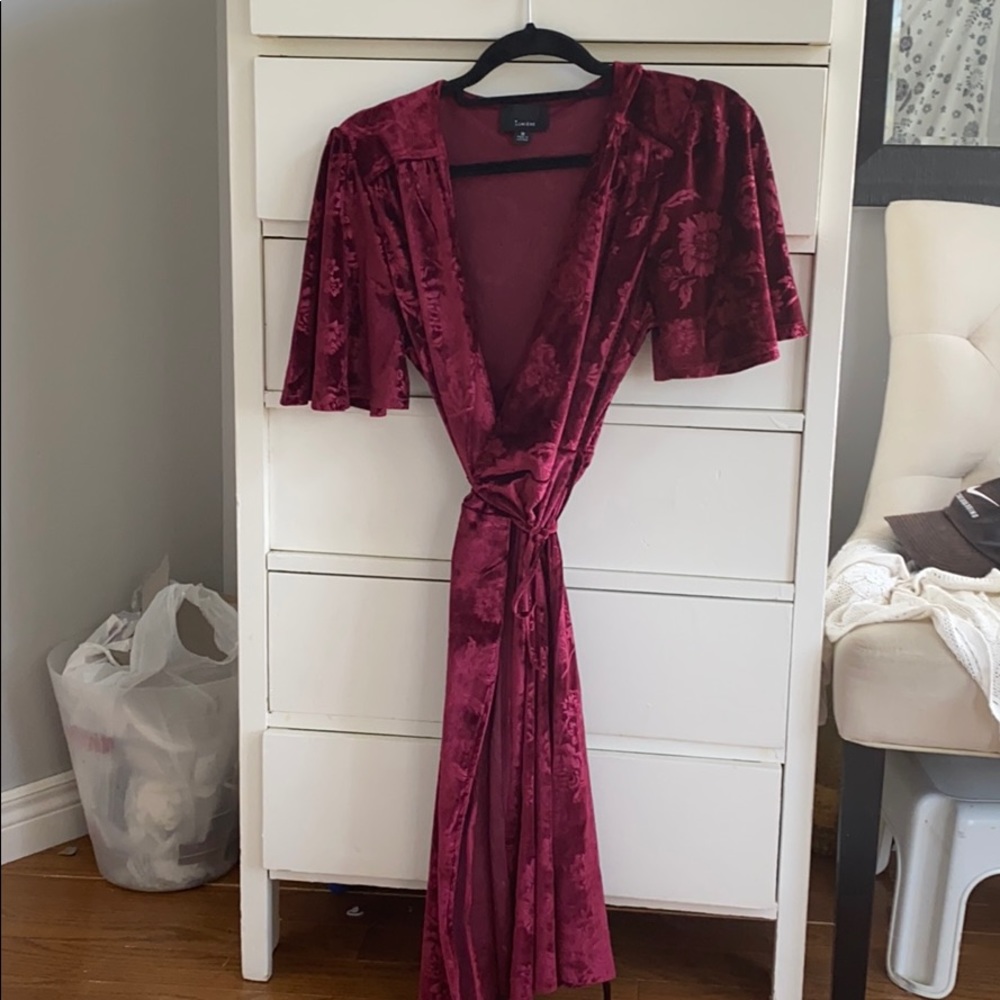 red velvet tie up dress! (V-neck)